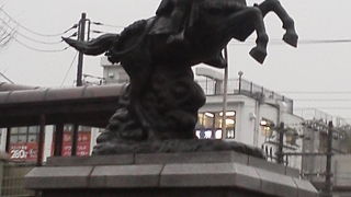 ”分倍河原の合戦”で「新田義貞公之像」～府中・分倍河原～