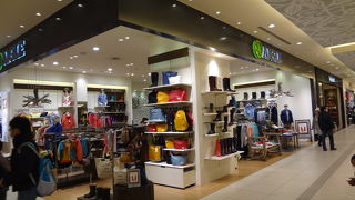 アウトドアブランドの老舗です