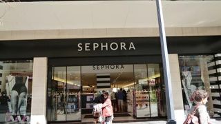 ニースのセフォラは品揃えが豊富でした♪