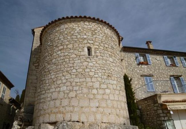 グルドンのサン・ヴィンセント教会後陣周囲は展望台です♪