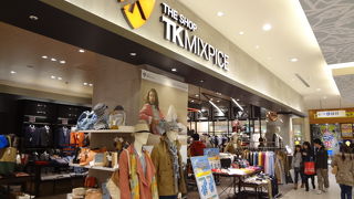 通勤にも使える服も多いです。