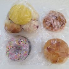 お買い得袋に入っていたパン