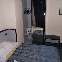 広くはないがすっきりした部屋