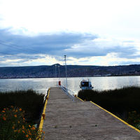 このホテルの桟橋にチチカカ湖ボートツアーお迎えに