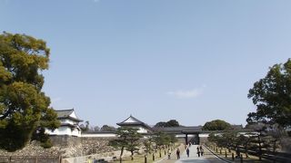大阪城の正面玄関です