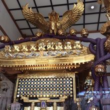 豪華な神輿