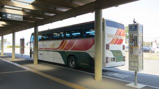 航空機の到着時間に合わせて出発してくれるので便利です