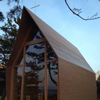 今年３月に出来た木製の教会