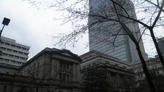 石造りの重厚な建物