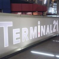 駅とホテルを繋ぐ通路