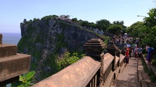 断崖絶壁に建つ寺