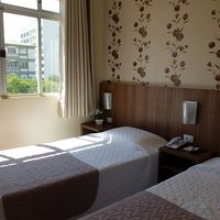 ツインのお部屋は、ベッドだけでいっぱいと言う感じ。