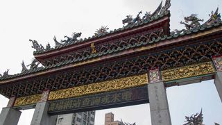 日本とは異なる趣のお寺