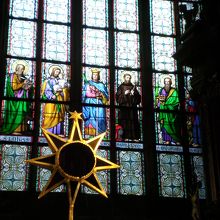 聖人たちのステンドグラス