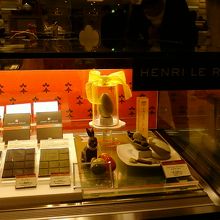 復活祭用のチョコレートもありました。