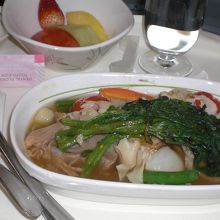 メインの牛肉のポトフ風一品