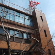 ここ、会社です