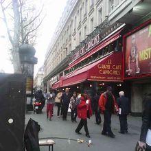 お天気が良い日はテラス席がお勧めです