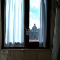 朝　バスの窓から