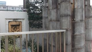 延平門に行かれたら港中学校校門に注目しましょう！