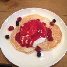 三種のべりーのパンケーキ