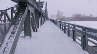 冬季は橋の通行（歩道）にご注意下さい