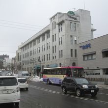 おっ！何やら歴史を感じる建物だ！