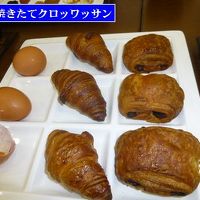 人気の焼きたてクロワッサン