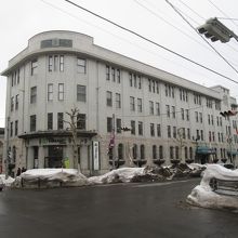 この角度からが美しいですね…改めて見ると大きな建物です