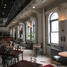 カフェ・スペースもありました