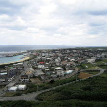 祖納の集落を見る。