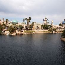 異国の風景を楽しみながら、ファンタジー島に行ってね