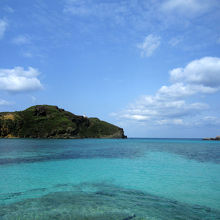 西崎灯台も見える。