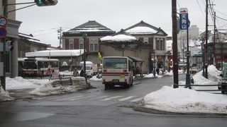 明治41年に建てられ、まだまだ現役の美しい建物