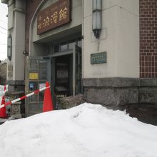 館内はアクセサリーショップのようです