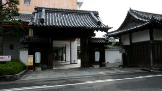 保存状態の良い長屋です