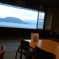 レストラン会場からも洞爺湖を望める