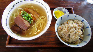 そばもジューシーもおいしい。