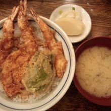 昼も夜も安くて美味しい！特にランチはオトク。