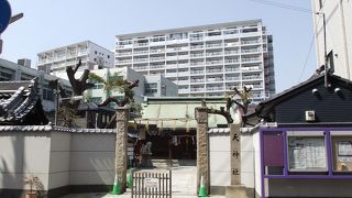 小ぢんまりした静かな神社です