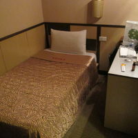 窓がなく狭いです