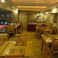 朝食ビュッフェ、フォーに薬味を持って来てくれなかった。セルフ