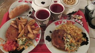 モスクワのセルフサービスレストラン♪