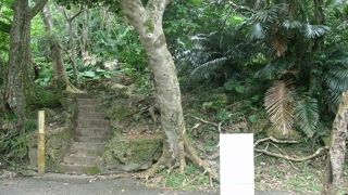 きちっとした城壁などは残っていません