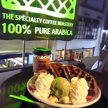 ボリュームたっぷりのワッフル！