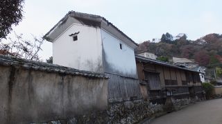 わずかに武家屋敷の雰囲気がが残っている程度