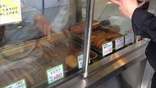 新商品です。商品名は、チキマルです。このチキマルは、チキンアｋツマルゲリータです。このあっさりとしたササミの中に、バジルソース・トマトソース・チーズです。