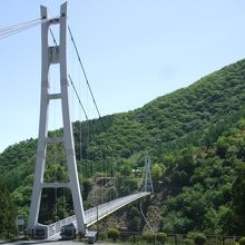 展望台からは、スカイブリッジや山々を見晴らせます