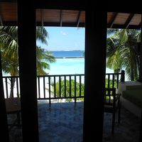 客室から見た、バルコニーと海