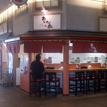 副港市場内の店舗外観